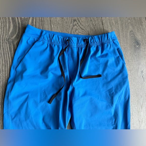 Lululemon Jet Crop (Slim) (Luxtreme) in Lakeside Blue Size 6 - Picture 5 of 8